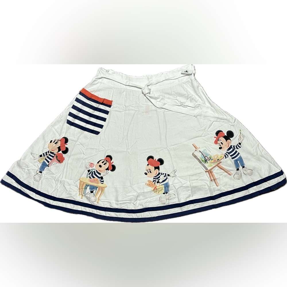 Minnie Mouse Skirt
Disney Epcot France Pavilion Mademoiselle